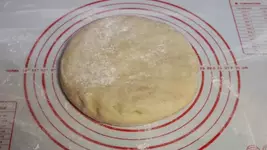 Берём кусочек теста.webp