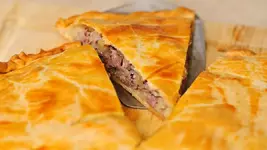 Пирог с мясом.webp